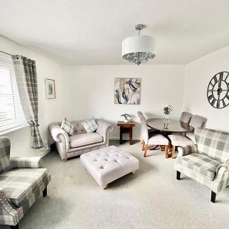 Cae Glas Apartments Holyhead Ngoại thất bức ảnh