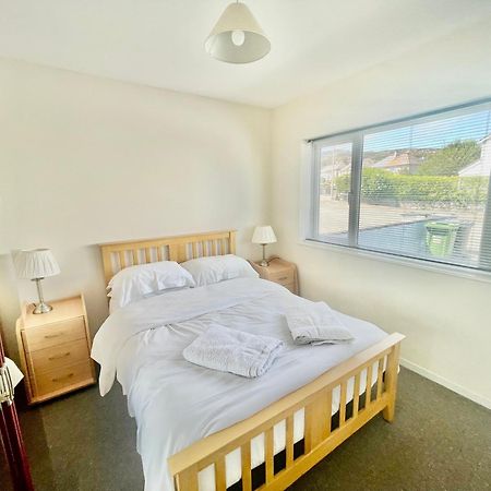 Cae Glas Apartments Holyhead Ngoại thất bức ảnh