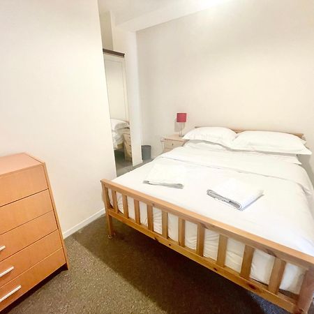 Cae Glas Apartments Holyhead Ngoại thất bức ảnh