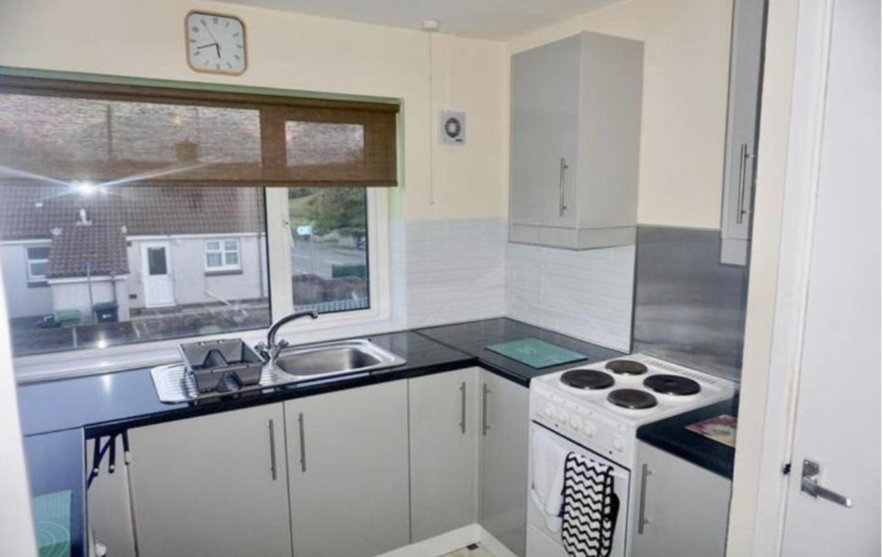 Cae Glas Apartments Holyhead Ngoại thất bức ảnh