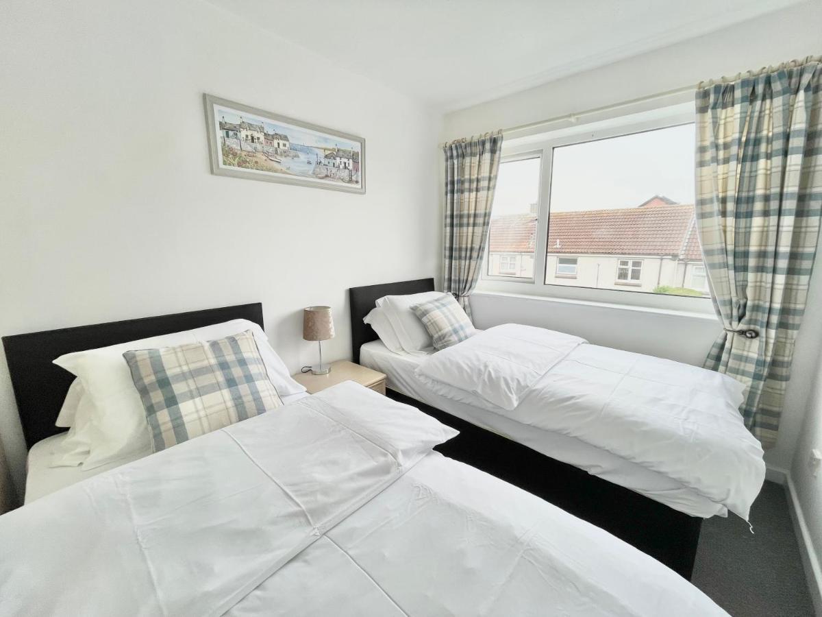 Cae Glas Apartments Holyhead Ngoại thất bức ảnh