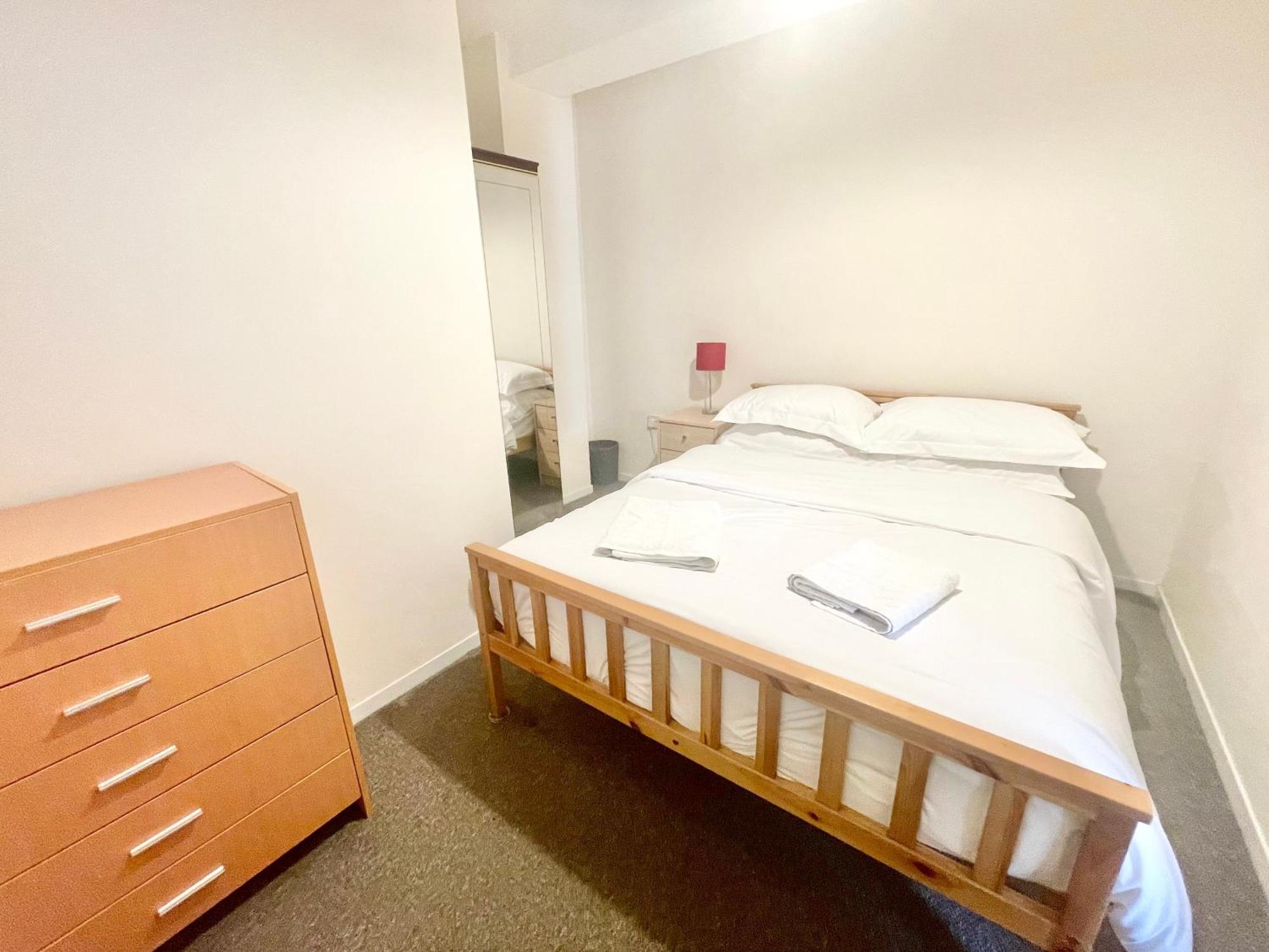 Cae Glas Apartments Holyhead Ngoại thất bức ảnh