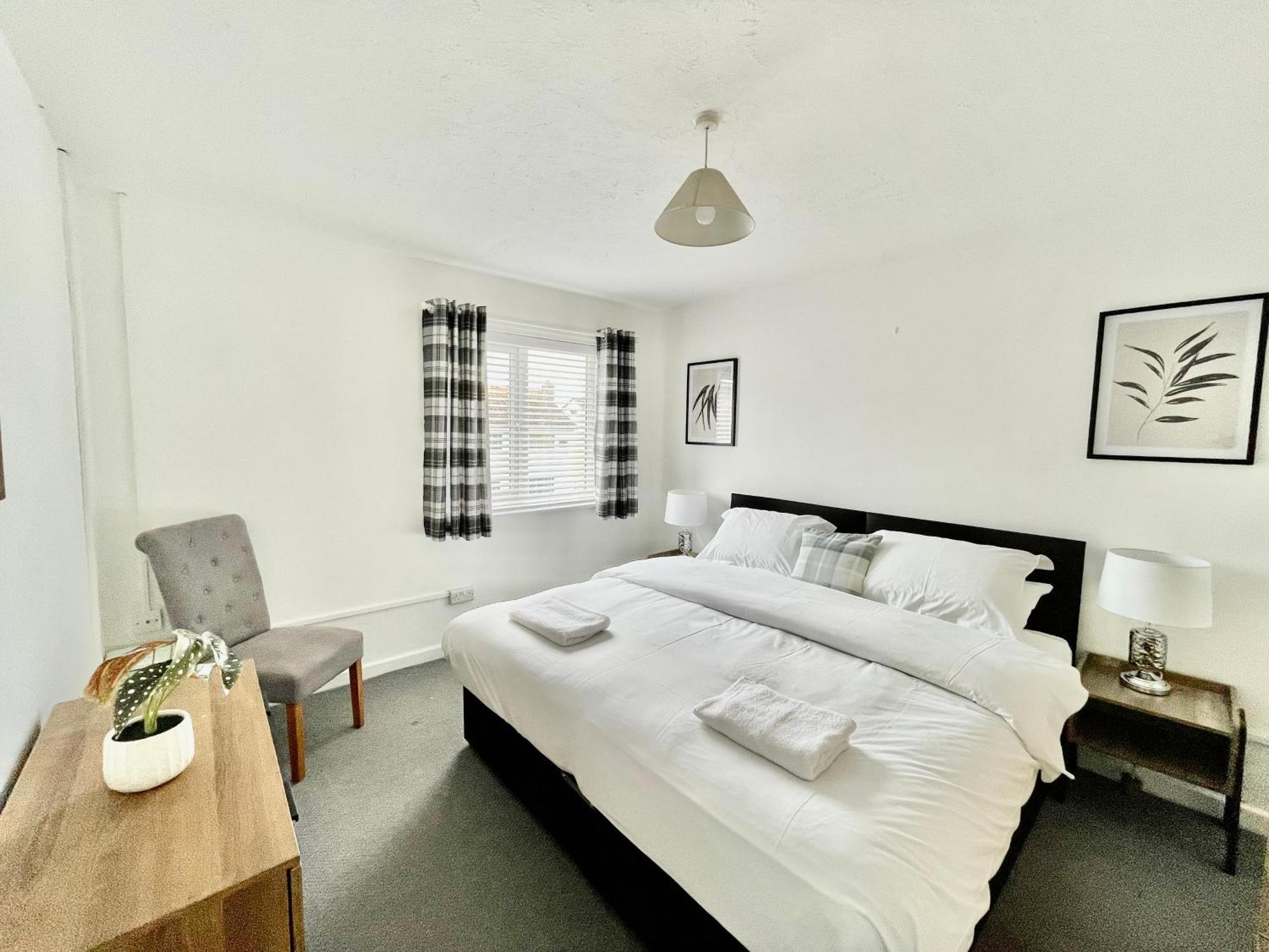 Cae Glas Apartments Holyhead Ngoại thất bức ảnh