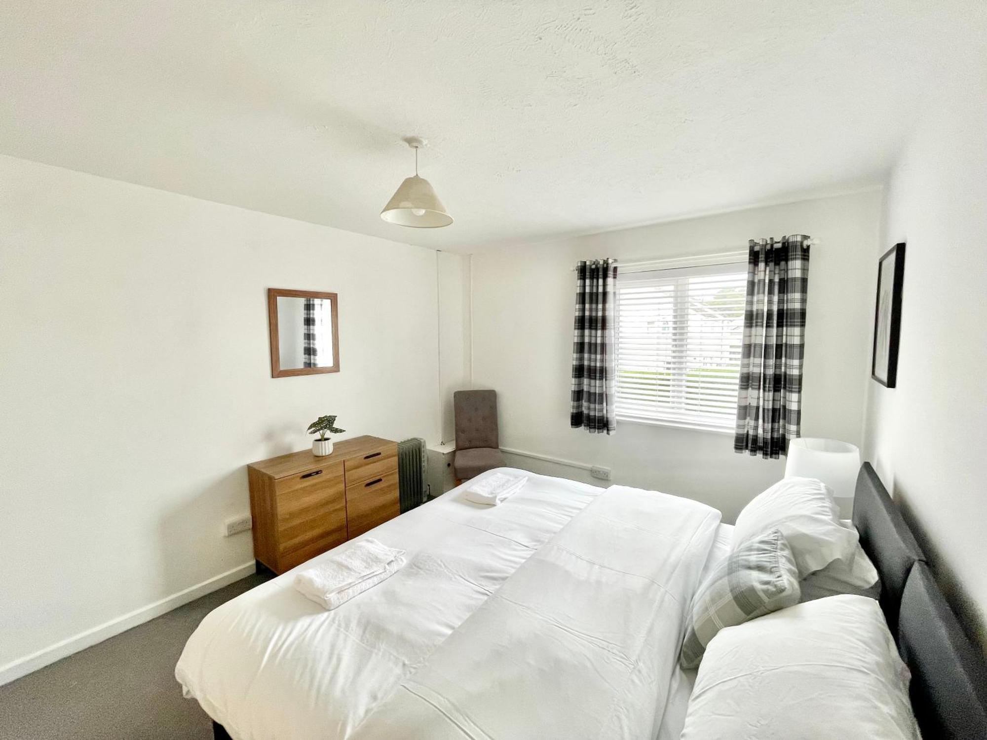 Cae Glas Apartments Holyhead Ngoại thất bức ảnh
