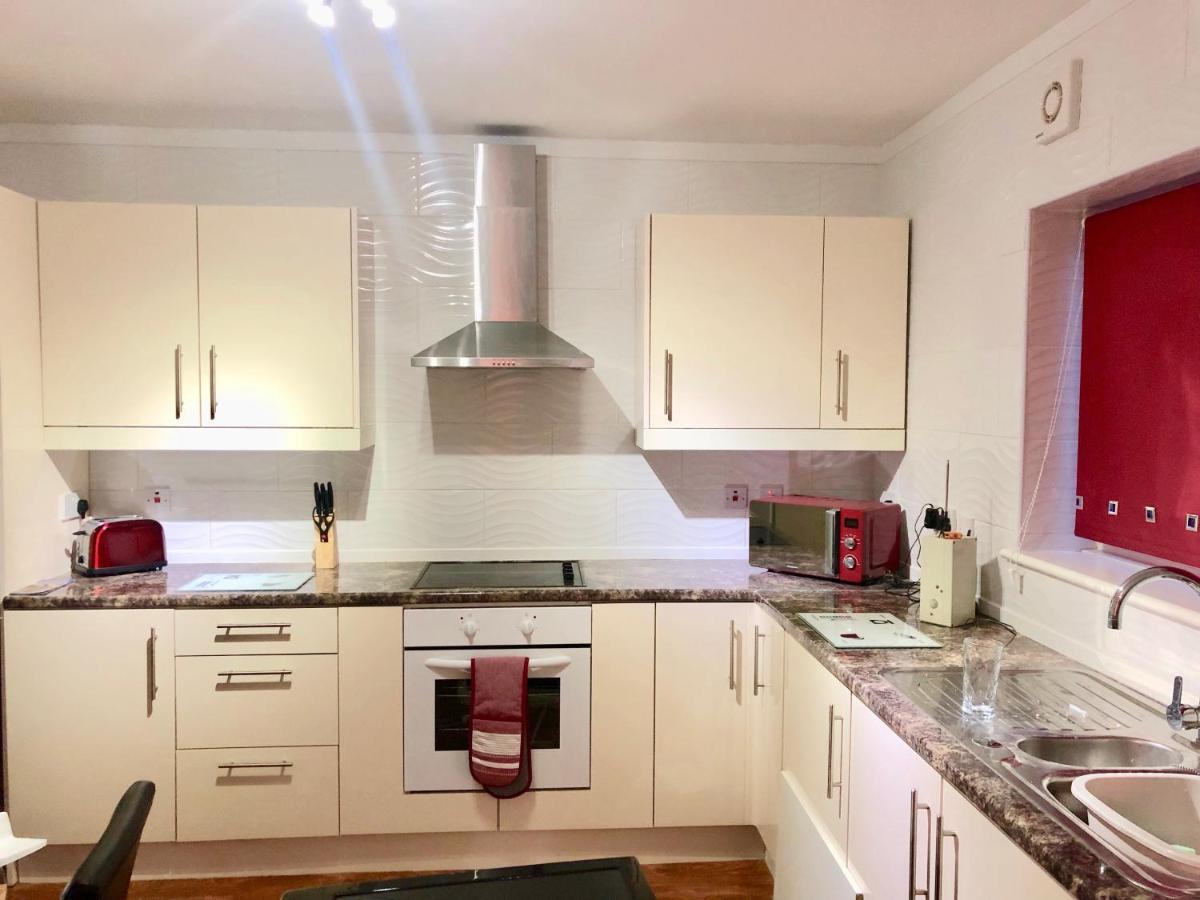 Cae Glas Apartments Holyhead Ngoại thất bức ảnh