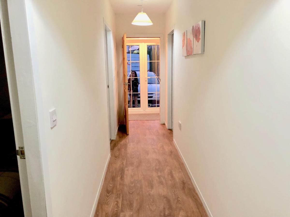 Cae Glas Apartments Holyhead Ngoại thất bức ảnh