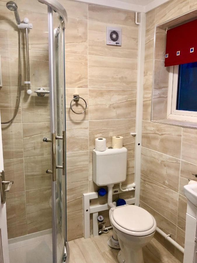 Cae Glas Apartments Holyhead Ngoại thất bức ảnh