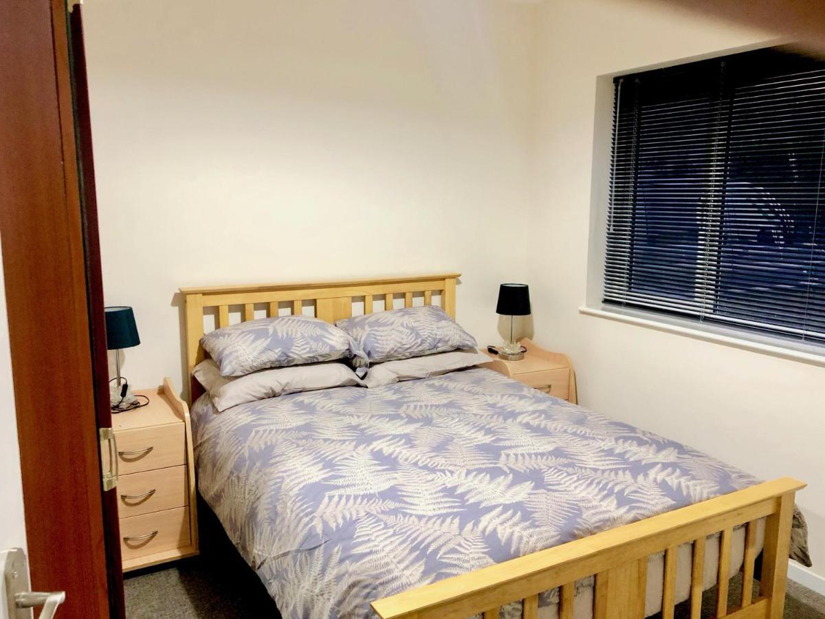 Cae Glas Apartments Holyhead Ngoại thất bức ảnh